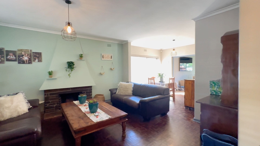 5 Bedroom Property for Sale in La Rochelle Western Cape